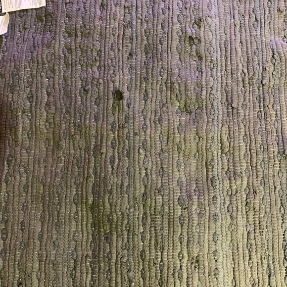 WEST ELM CHARCOAL RUG 28” X 28”/71cm - Picture 5 of 7